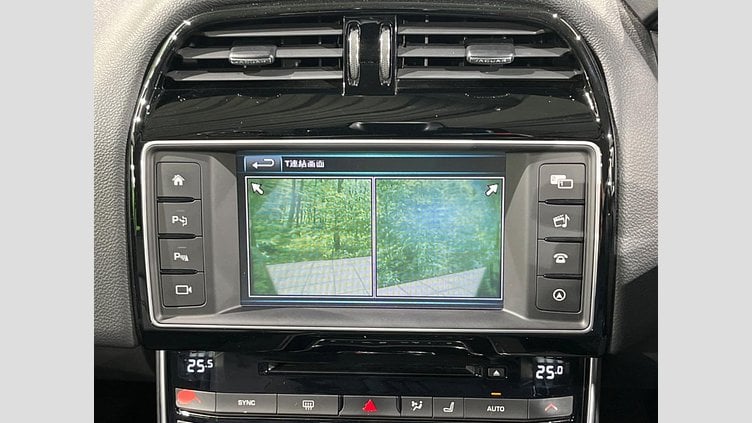 2015 認定中古車 Jaguar XE Corris Grey 2WD プレステージ