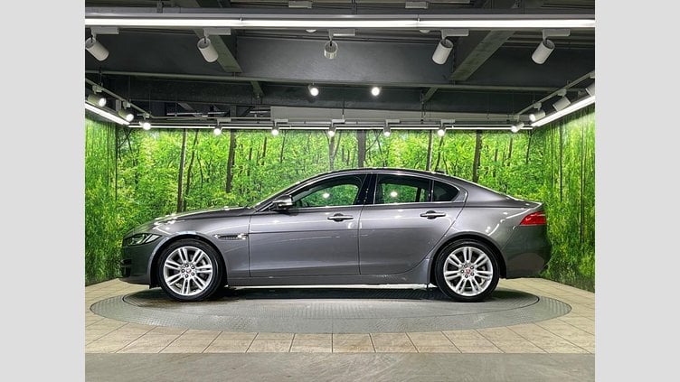 2015 認定中古車 Jaguar XE Corris Grey 2WD プレステージ