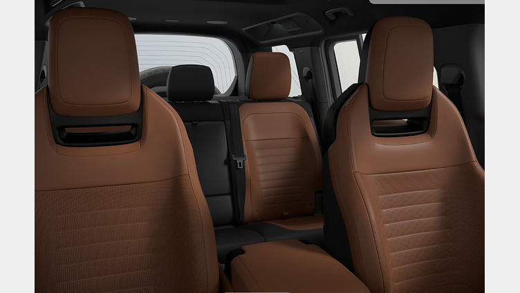 2026 SKLADOVÉ VOZIDLÁ Land Rover Defender 110 Petra Copper P635 V8 MHEV AUTOMAT AWD OCTA 