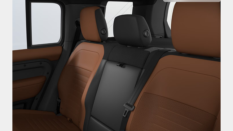 2026 SKLADOVÉ VOZIDLÁ Land Rover Defender 110 Petra Copper P635 V8 MHEV AUTOMAT AWD OCTA 