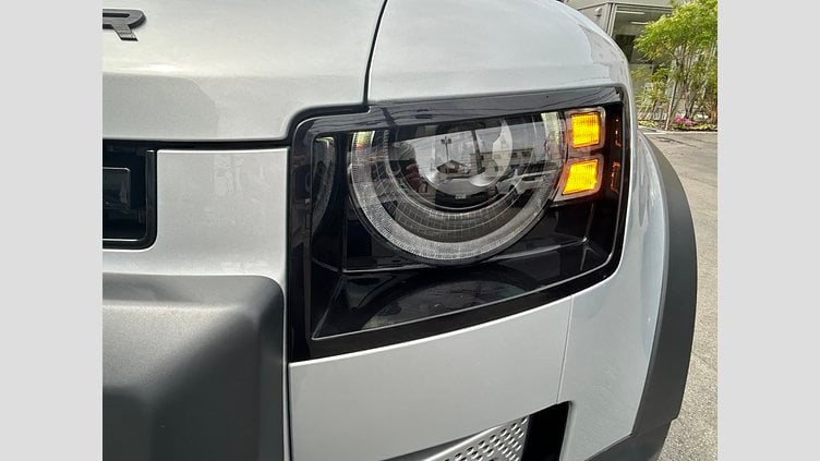 2023 認定中古車 Land Rover Defender 90 ハクバシルバー P300 AWD（AT） SE