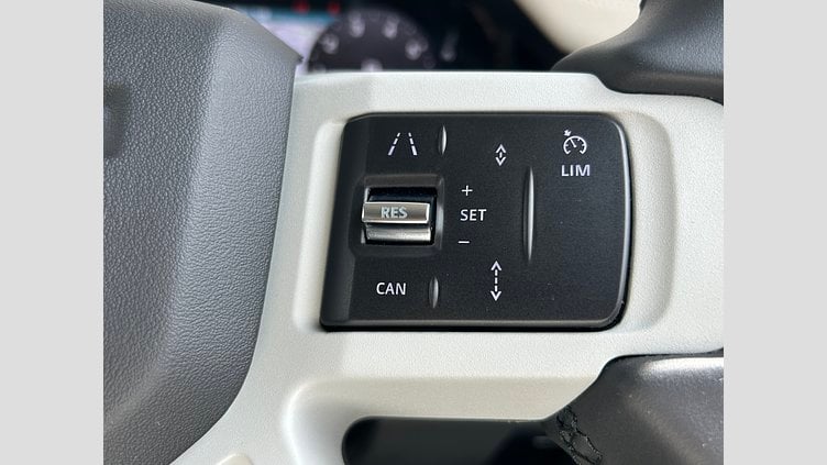 2023 認定中古車 Land Rover Defender 90 ハクバシルバー P300 AWD（AT） SE