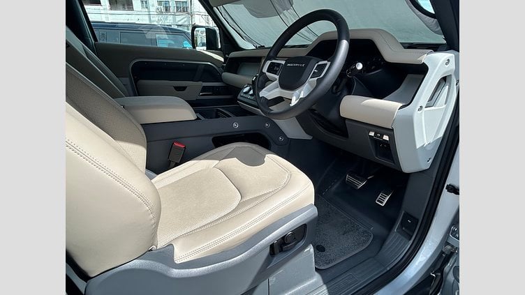2023 認定中古車 Land Rover Defender 90 ハクバシルバー P300 AWD（AT） SE