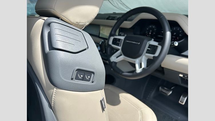 2023 認定中古車 Land Rover Defender 90 ハクバシルバー P300 AWD（AT） SE