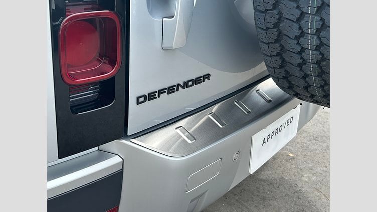 2023 認定中古車 Land Rover Defender 90 ハクバシルバー P300 AWD（AT） SE