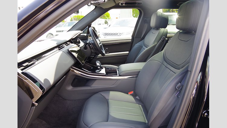 2024 認定中古車 Land Rover Range Rover Sport サントリーニブラック P550eプラグインハイブリッド（ガソリン） スタンダードホイールベース Dynamic SE