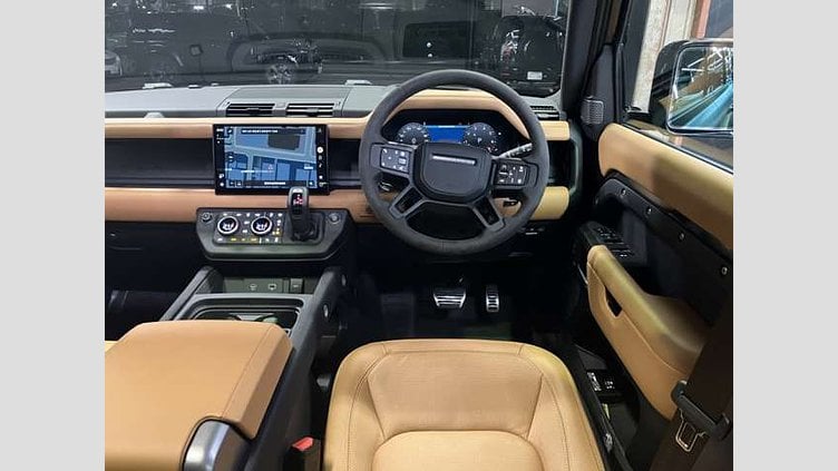 2024 中古 Land Rover Defender 110 カルパチアングレイ P525 AWD (AT) V8 CARPATHIAN EDITION