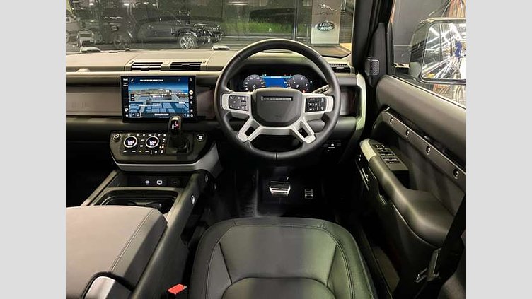 2024 中古 Land Rover Defender 110 サントリーニブラック D300 AWD（AT） X-DYNAMIC HSE