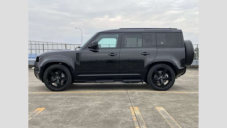 2024 中古 Land Rover Defender 110 サントリーニブラック D300 AWD（AT） X-DYNAMIC HSE