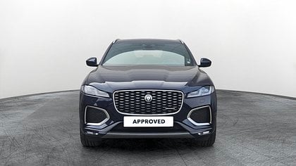 F-Pace 1