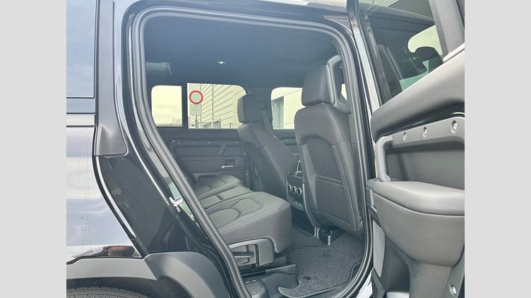 2025 SKLADOVÉ VOZIDLÁ Land Rover Defender 110 Čierna Santorini D250 MHEV AUTOMAT AWD S