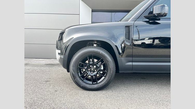 2025 SKLADOVÉ VOZIDLÁ Land Rover Defender 110 Čierna Santorini D250 MHEV AUTOMAT AWD S