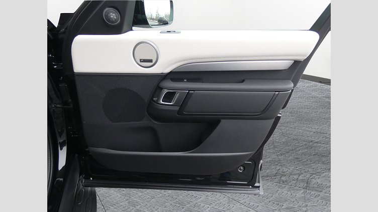2025 Approved Land Rover Discovery Santorini Black Дизель D250 MHEV Dynamic SE