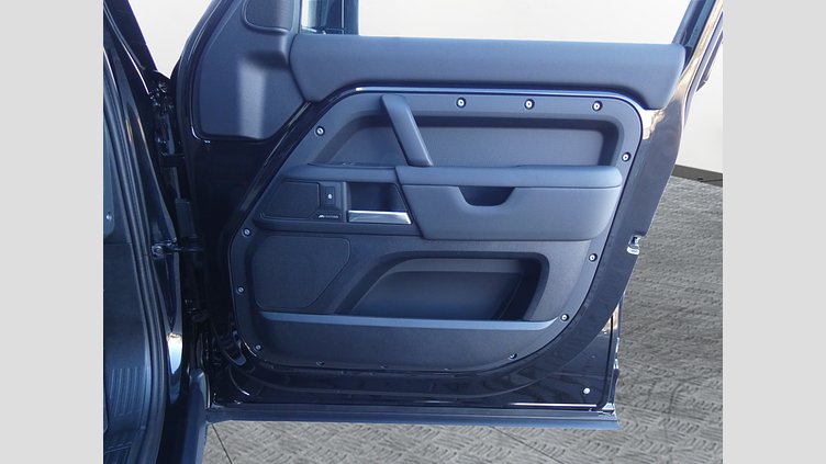 2025 Approved Land Rover Defender 110 Santorini Black Дизель D250 MHEV X-Dynamic SE