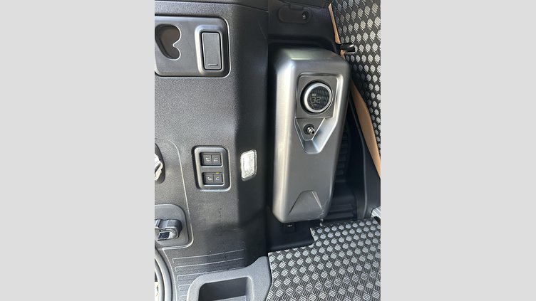 2024 Approved Land Rover Defender 90 Santorini Black P525 AWD AUTOMATIC V8