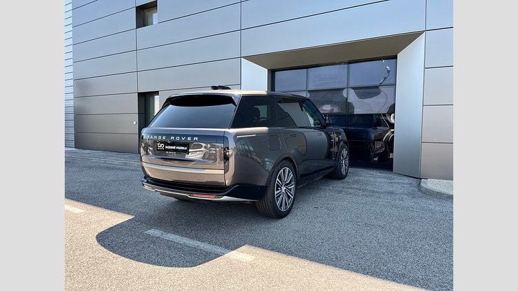 2025 JAZDENÉ VOZIDLÁ Land Rover Range Rover Sivá Charente P460e PHEV SWB AUTOMAT AWD Autobiography