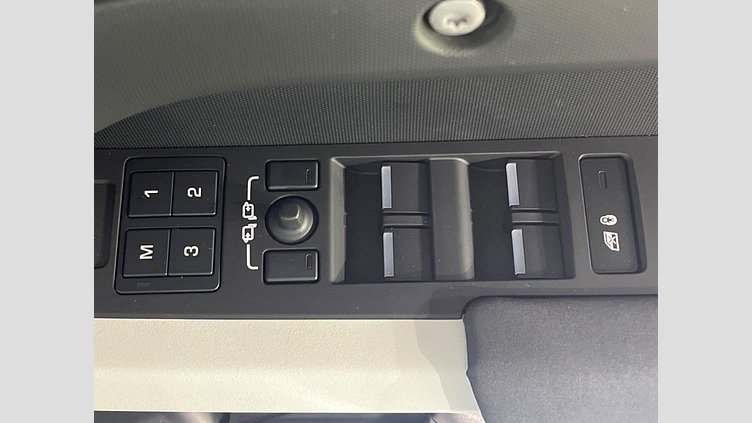 2023 認定中古車 Land Rover Defender 110 サントリーニブラック D300 AWD（AT） X-DYNAMIC SE