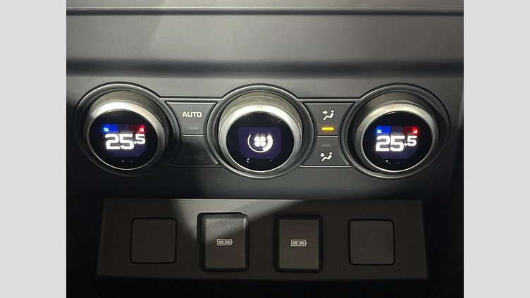 2023 認定中古車 Land Rover Defender 110 サントリーニブラック D300 AWD（AT） X-DYNAMIC SE