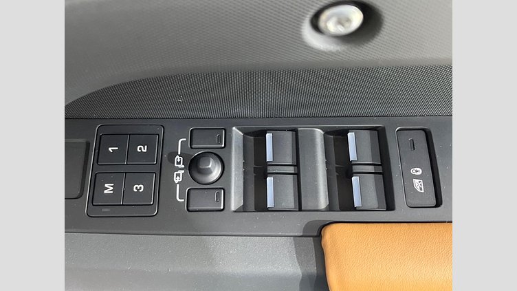 2024 認定中古車 Land Rover Defender 110 ゴンドワナストーン D300 AWD（AT） X-DYNAMIC HSE