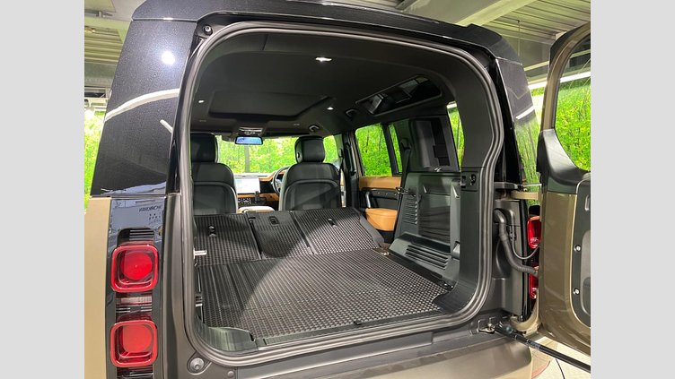 2024 認定中古車 Land Rover Defender 110 ゴンドワナストーン D300 AWD（AT） X-DYNAMIC HSE