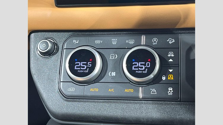 2024 認定中古車 Land Rover Defender 110 ゴンドワナストーン D300 AWD（AT） X-DYNAMIC HSE