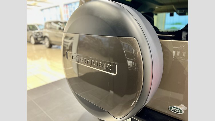 2023 認定中古車 Land Rover Defender 90 ゴンドワナストーン P300 AWD（AT） Standard
