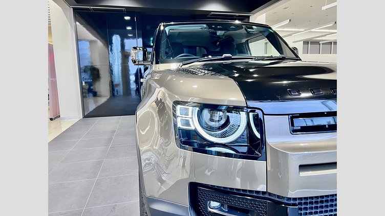 2023 認定中古車 Land Rover Defender 90 ゴンドワナストーン P300 AWD（AT） Standard