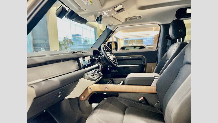 2023 認定中古車 Land Rover Defender 90 ゴンドワナストーン P300 AWD（AT） Standard
