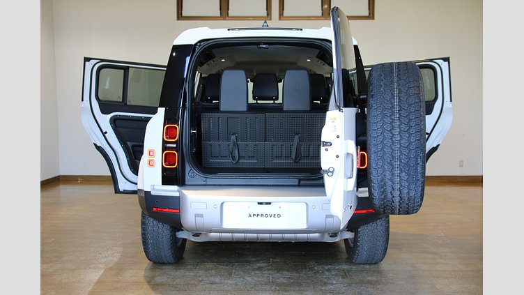 2020 認定中古車 Land Rover Defender 110 Fuji White 2.0 litre i4P Petrol P300 AWD（AT） S STARTUP EDITION