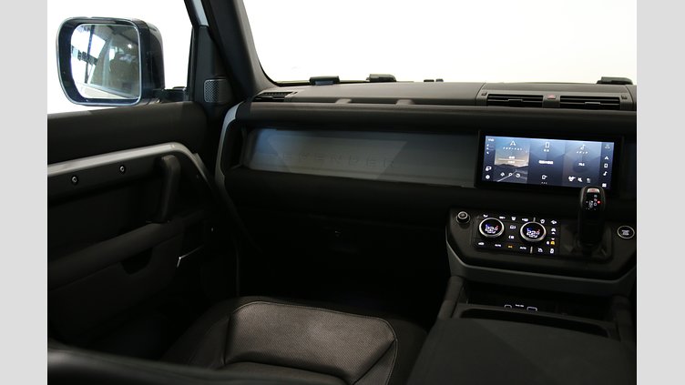 2020 認定中古車 Land Rover Defender 110 Fuji White 2.0 litre i4P Petrol P300 AWD（AT） S STARTUP EDITION