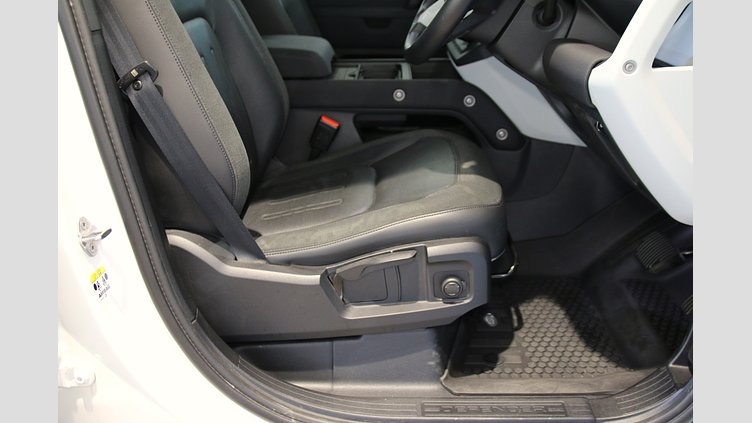 2020 認定中古車 Land Rover Defender 110 Fuji White 2.0 litre i4P Petrol P300 AWD（AT） S STARTUP EDITION