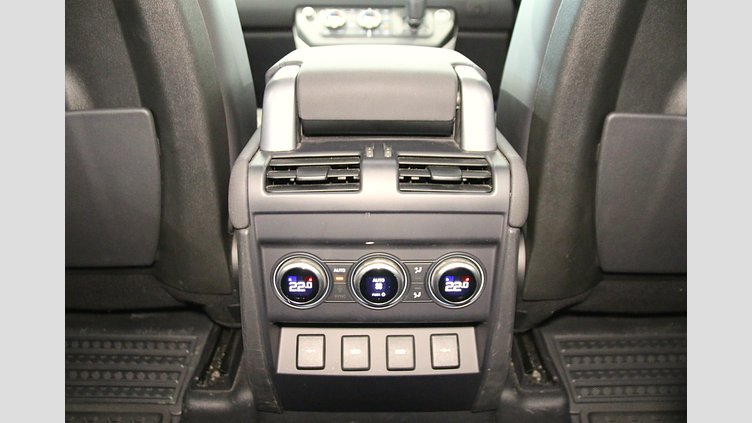 2020 認定中古車 Land Rover Defender 110 Fuji White 2.0 litre i4P Petrol P300 AWD（AT） S STARTUP EDITION