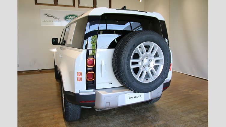 2020 認定中古車 Land Rover Defender 110 Fuji White 2.0 litre i4P Petrol P300 AWD（AT） S STARTUP EDITION