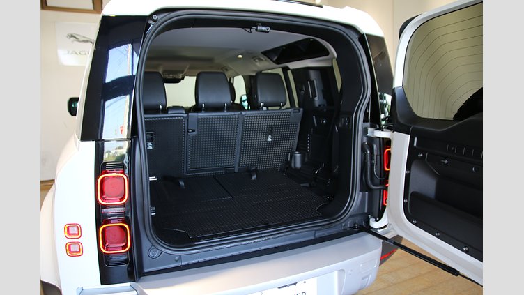 2020 認定中古車 Land Rover Defender 110 Fuji White 2.0 litre i4P Petrol P300 AWD（AT） S STARTUP EDITION