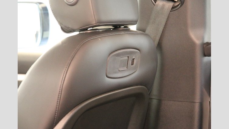 2020 認定中古車 Land Rover Defender 110 Fuji White 2.0 litre i4P Petrol P300 AWD（AT） S STARTUP EDITION