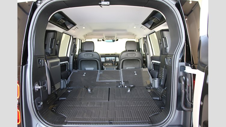 2020 認定中古車 Land Rover Defender 110 Fuji White 2.0 litre i4P Petrol P300 AWD（AT） S STARTUP EDITION
