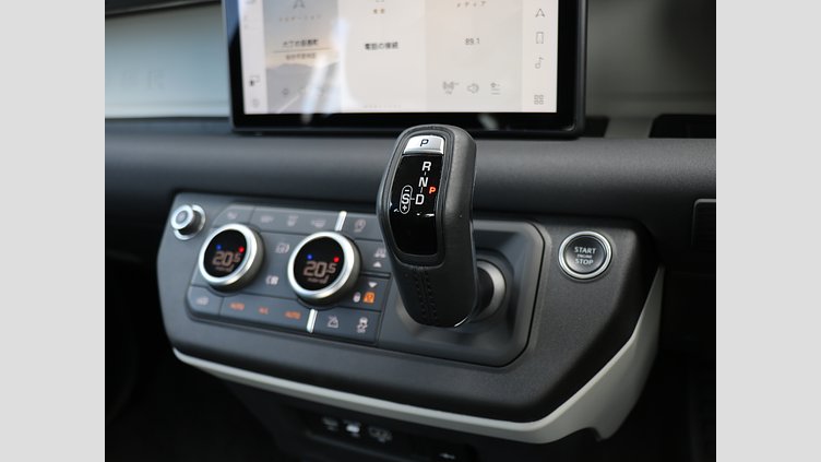 2020 認定中古車 Land Rover Defender 110 サントリーニブラック P300 AWD（AT） 007 Edition