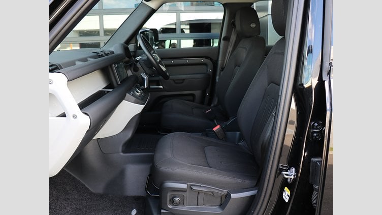 2020 認定中古車 Land Rover Defender 110 サントリーニブラック P300 AWD（AT） 007 Edition