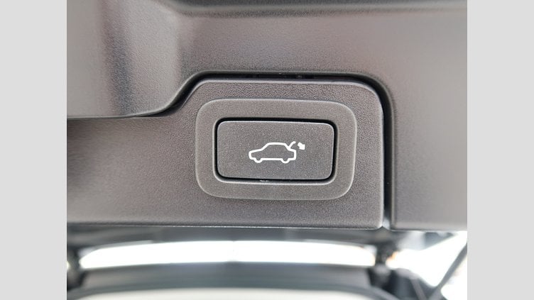 2018 認定中古車 Land Rover Range Rover Evoque Fuji White 2.0 litre i4D Diesel SEプラス