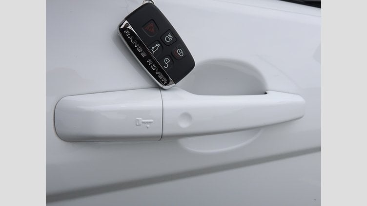 2018 認定中古車 Land Rover Range Rover Evoque Fuji White 2.0 litre i4D Diesel SEプラス