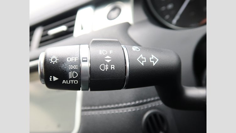 2018 認定中古車 Land Rover Range Rover Evoque Fuji White 2.0 litre i4D Diesel SEプラス