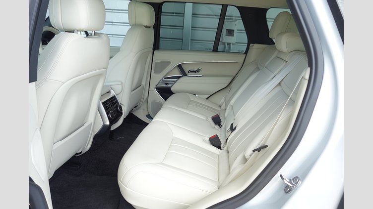 2024 認定中古車 Land Rover Range Rover エーテルフロストシルバー - グロスフィニッシュ D300 AWD MHEV（AT） スタンダードホイールベース HSE