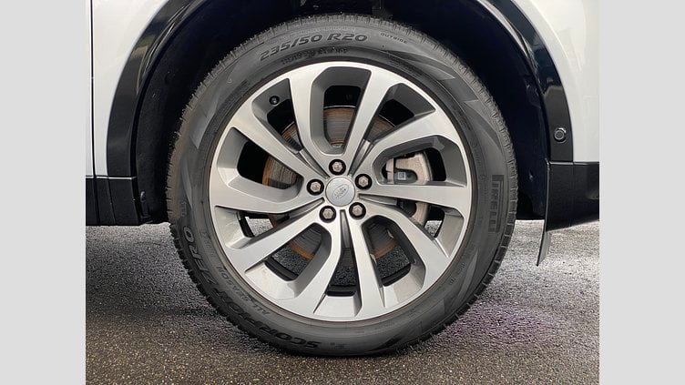 2024 認定中古車 Land Rover Discovery Sport ハクバシルバー D200マイルドハイブリッド（ディーゼル） 標準ホイール DYNAMIC SE