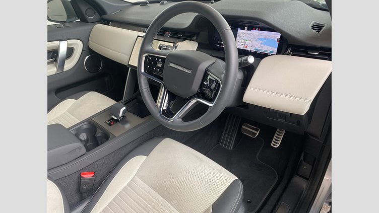 2024 認定中古車 Land Rover Discovery Sport ハクバシルバー D200マイルドハイブリッド（ディーゼル） 標準ホイール DYNAMIC SE
