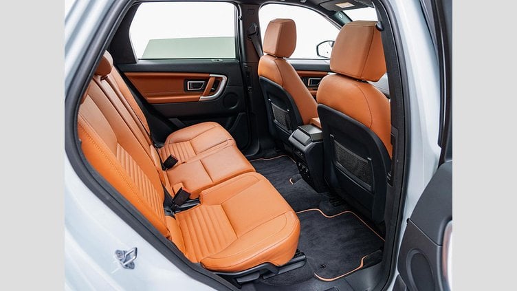 2015 認定中古車 Land Rover Discovery Sport Yulong White 2.0 litre Si4 Petrol HSEラグジュアリー