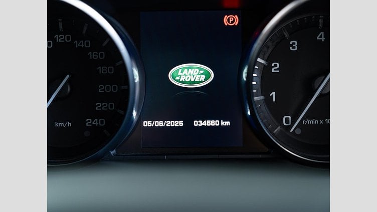 2015 認定中古車 Land Rover Discovery Sport Yulong White 2.0 litre Si4 Petrol HSEラグジュアリー