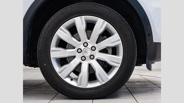 2015 認定中古車 Land Rover Discovery Sport Yulong White 2.0 litre Si4 Petrol HSEラグジュアリー