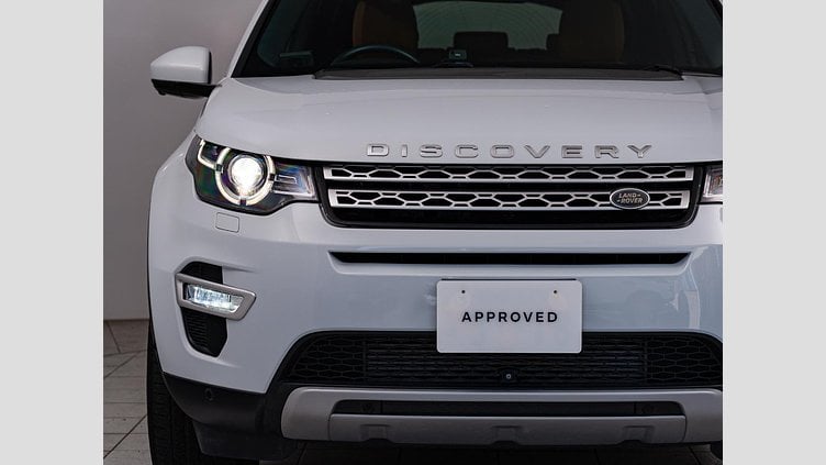 2015 認定中古車 Land Rover Discovery Sport Yulong White 2.0 litre Si4 Petrol HSEラグジュアリー