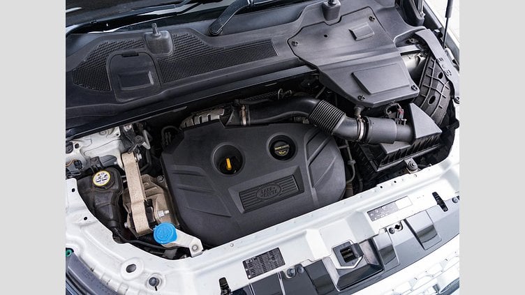 2015 認定中古車 Land Rover Discovery Sport Yulong White 2.0 litre Si4 Petrol HSEラグジュアリー
