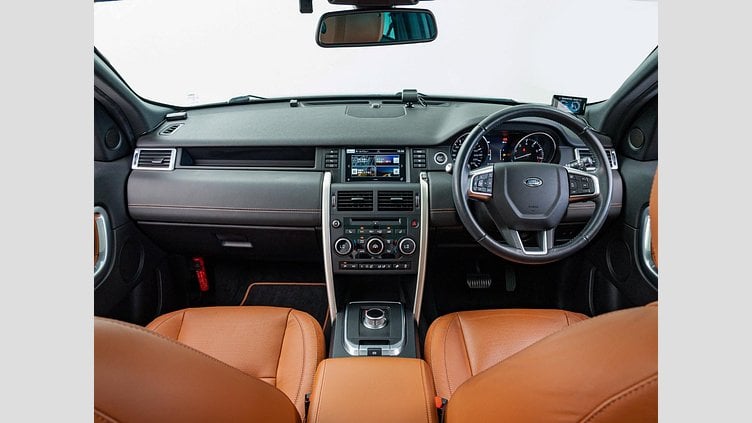 2015 認定中古車 Land Rover Discovery Sport Yulong White 2.0 litre Si4 Petrol HSEラグジュアリー